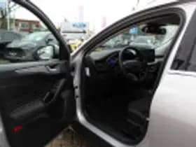 Ford Focus thumbnail 43