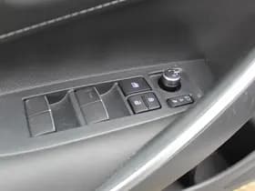Toyota Corolla thumbnail 14