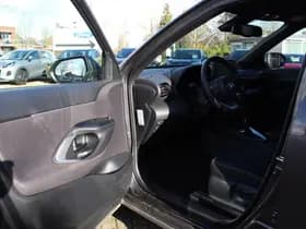 Toyota Yaris Cross thumbnail 12