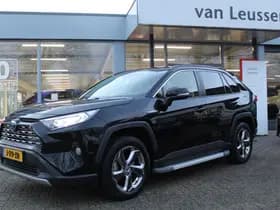 Toyota RAV4 thumbnail 1