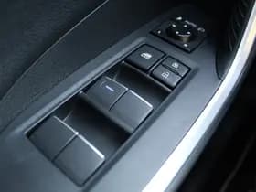 Toyota RAV4 thumbnail 16