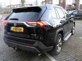 Toyota RAV4 thumbnail 3
