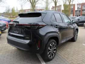 Toyota Yaris Cross thumbnail 3