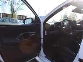 Toyota Yaris thumbnail 12