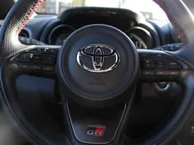 Toyota Yaris thumbnail 13