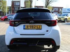 Toyota Yaris thumbnail 16