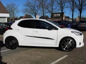 Toyota Yaris thumbnail 4