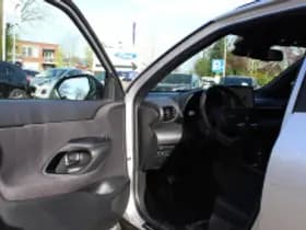 Toyota Yaris Cross thumbnail 6