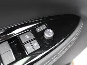 Toyota Mirai thumbnail 18