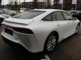 Toyota Mirai thumbnail 3