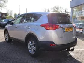 Toyota RAV4 thumbnail 8