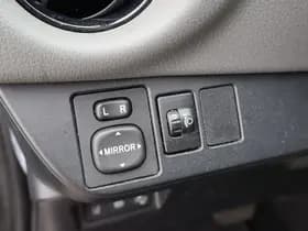 Toyota Yaris thumbnail 14
