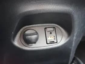 Toyota Yaris thumbnail 24
