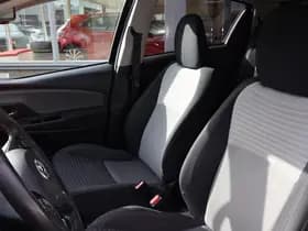 Toyota Yaris thumbnail 30