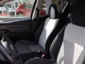Toyota Yaris thumbnail 60