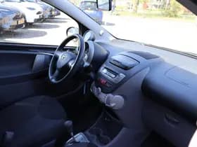 Toyota Aygo thumbnail 21