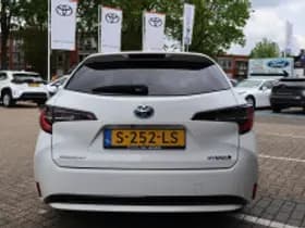 Toyota Corolla thumbnail 6
