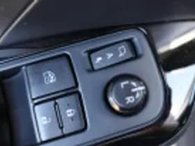 Toyota C hr thumbnail 50