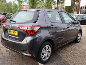 Toyota Yaris thumbnail 12