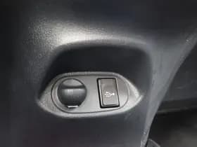 Toyota Yaris thumbnail 32