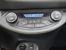 Toyota Yaris thumbnail 33