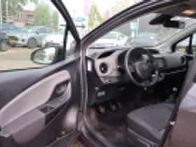 Toyota Yaris thumbnail 47