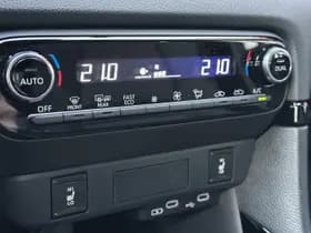 Toyota Yaris thumbnail 16
