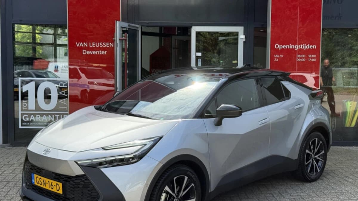 Toyota C hr — foto 1