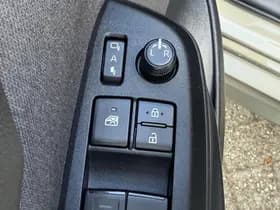 Toyota Yaris thumbnail 20
