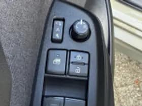Toyota Yaris thumbnail 44