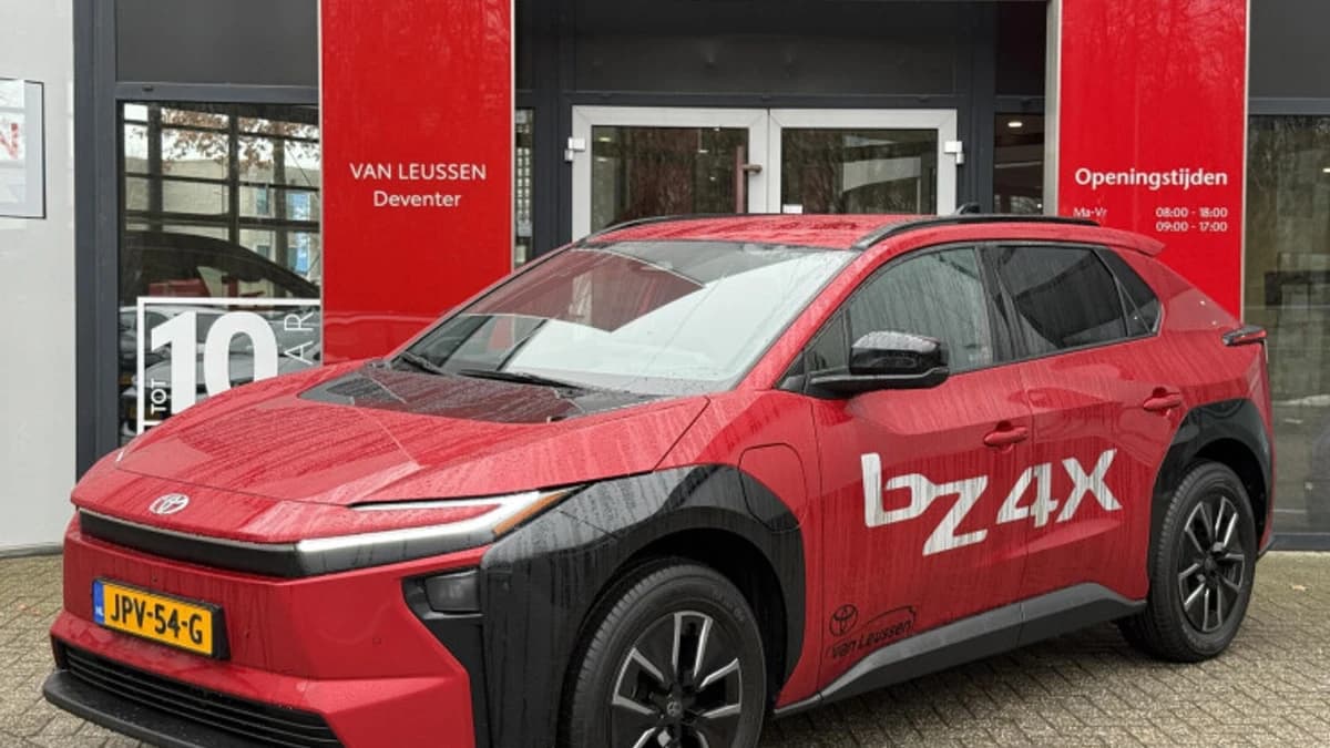 Toyota bZ4X — foto 1