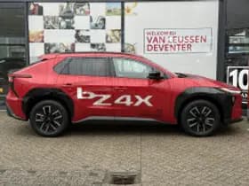 Toyota bZ4X thumbnail 3
