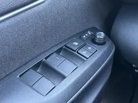 Toyota Yaris thumbnail 22