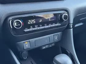 Toyota Yaris thumbnail 24