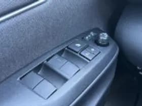Toyota Yaris thumbnail 53