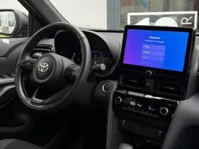 Toyota Yaris Cross thumbnail 2