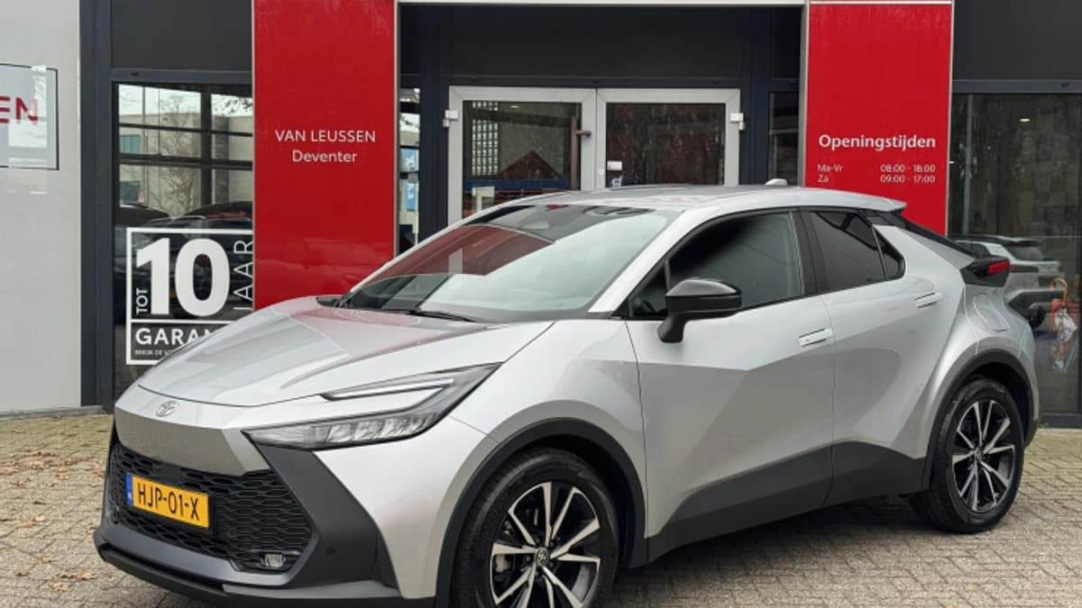 Toyota C hr — foto 1