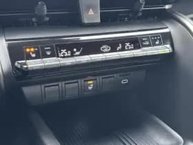 Toyota C hr thumbnail 26