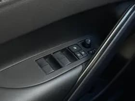 Toyota Corolla thumbnail 30