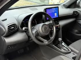 Toyota Yaris Cross thumbnail 2