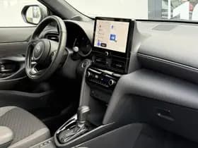 Toyota Yaris Cross thumbnail 2