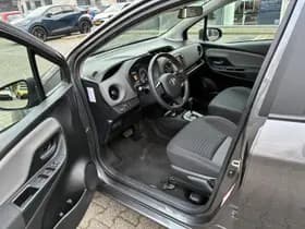 Toyota Yaris thumbnail 17
