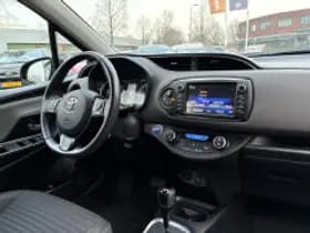 Toyota Yaris thumbnail 3