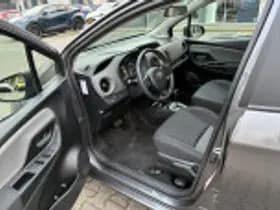 Toyota Yaris thumbnail 45