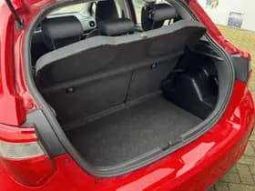 Toyota Yaris thumbnail 13