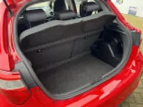 Toyota Yaris thumbnail 33