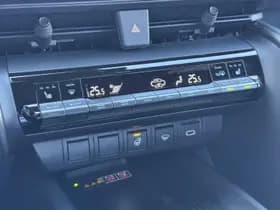 Toyota C hr thumbnail 26