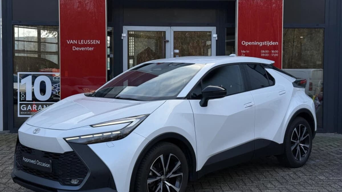 Toyota C hr — foto 1