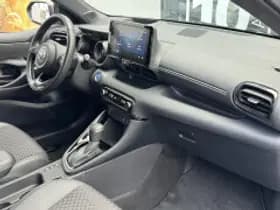 Toyota Yaris thumbnail 4