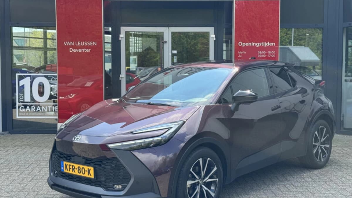 Toyota C hr — foto 1